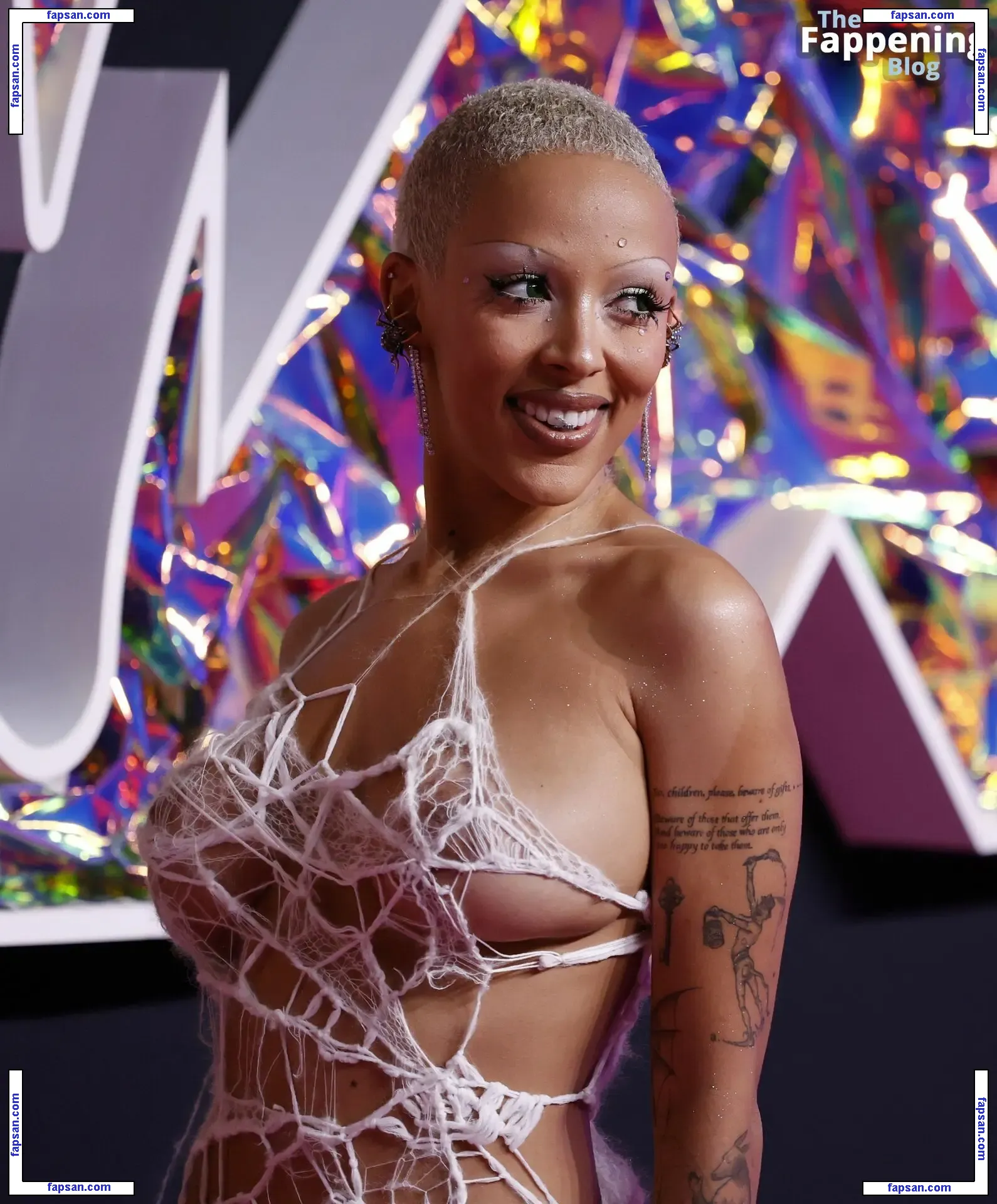 Doja Cat nude photo #1908 from OnlyFans