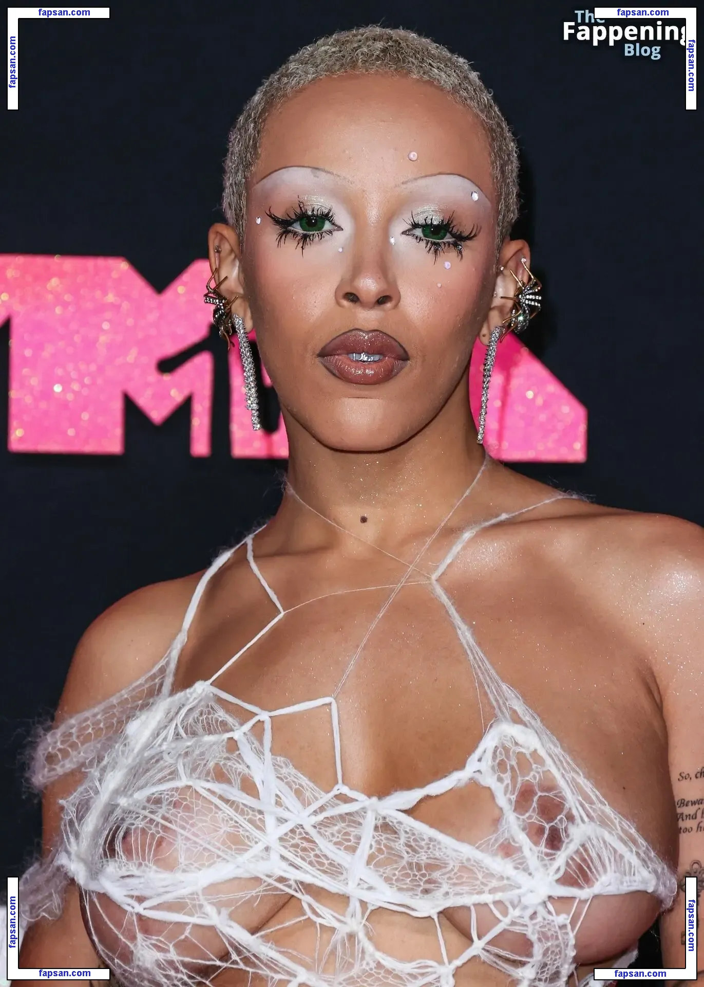 Doja Cat nude photo #1927 from OnlyFans