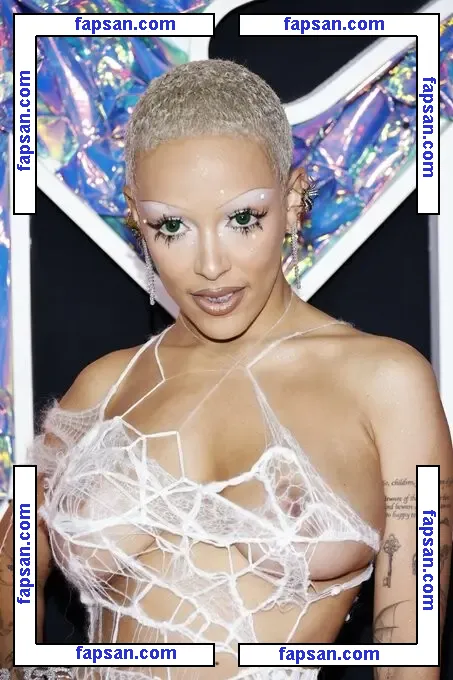 Doja Cat nude photo #2042 from OnlyFans