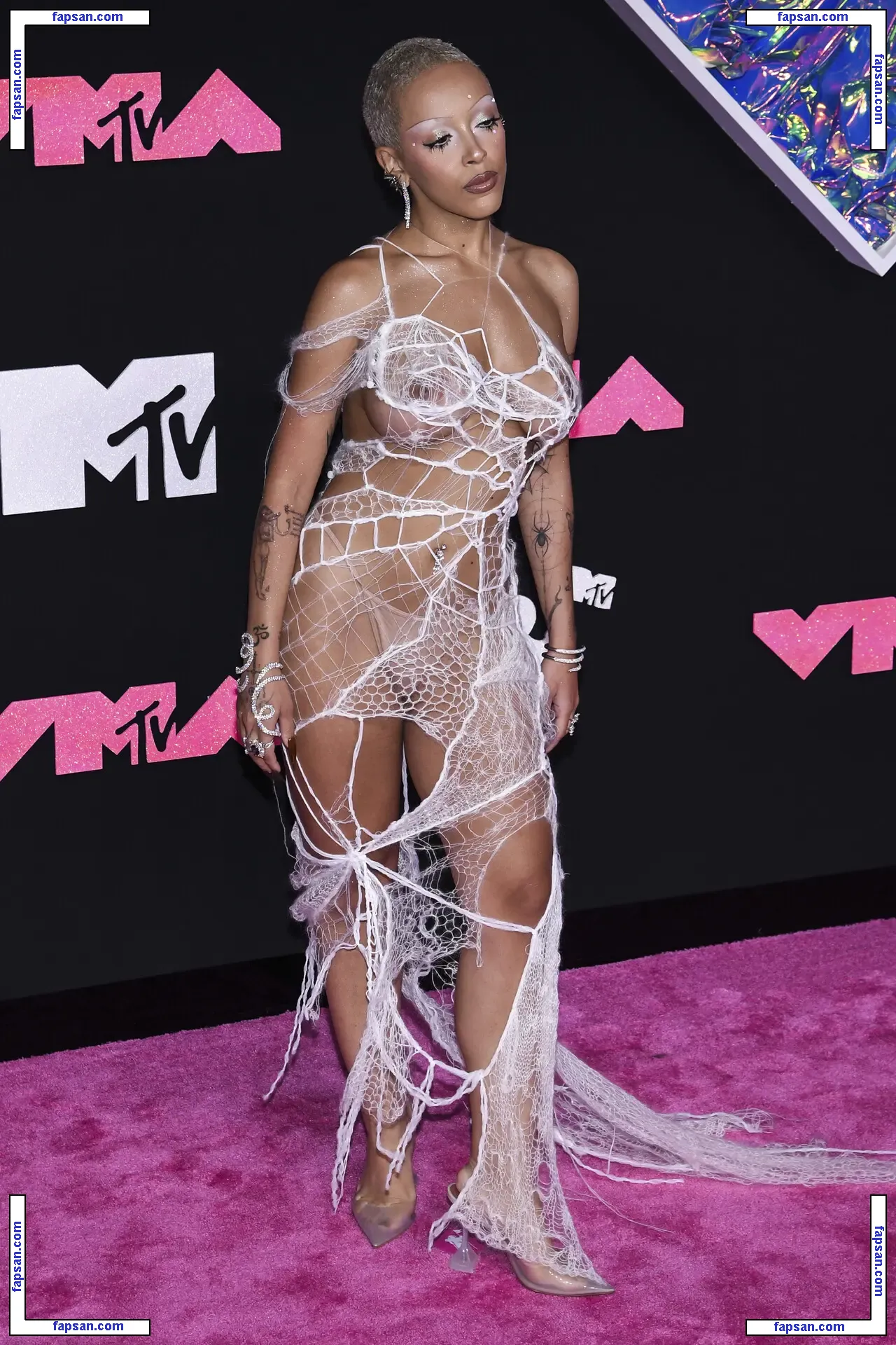 Doja Cat nude photo #2044 from OnlyFans
