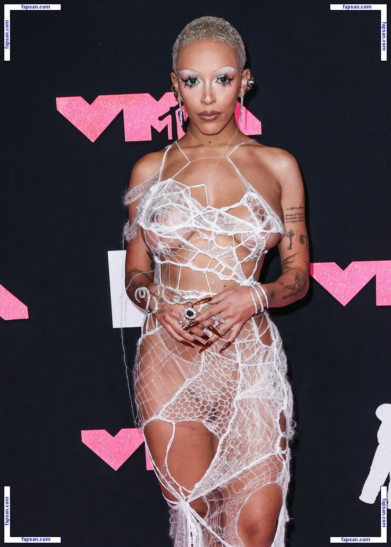 Doja Cat nude photo #2049 from OnlyFans