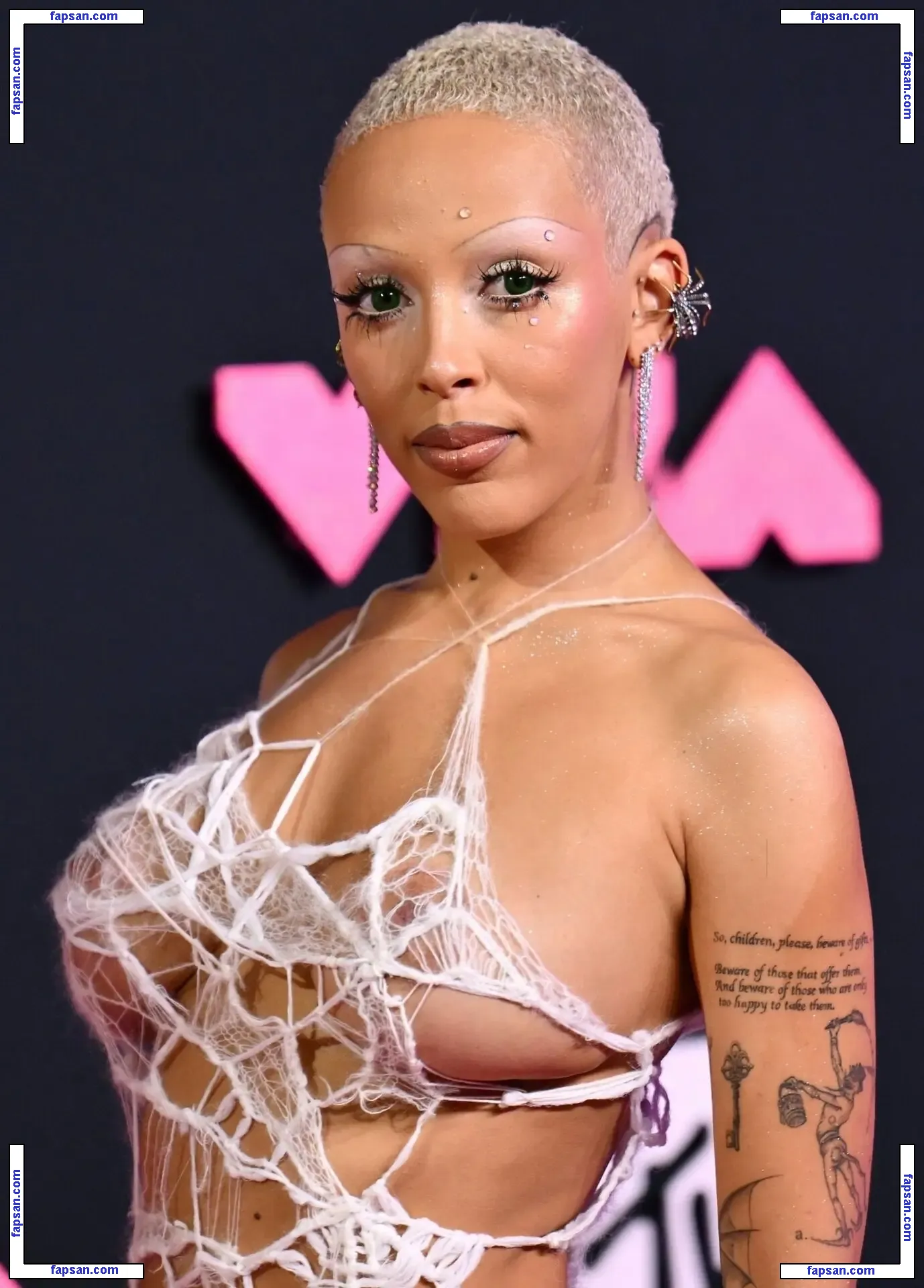 Doja Cat nude photo #2068 from OnlyFans