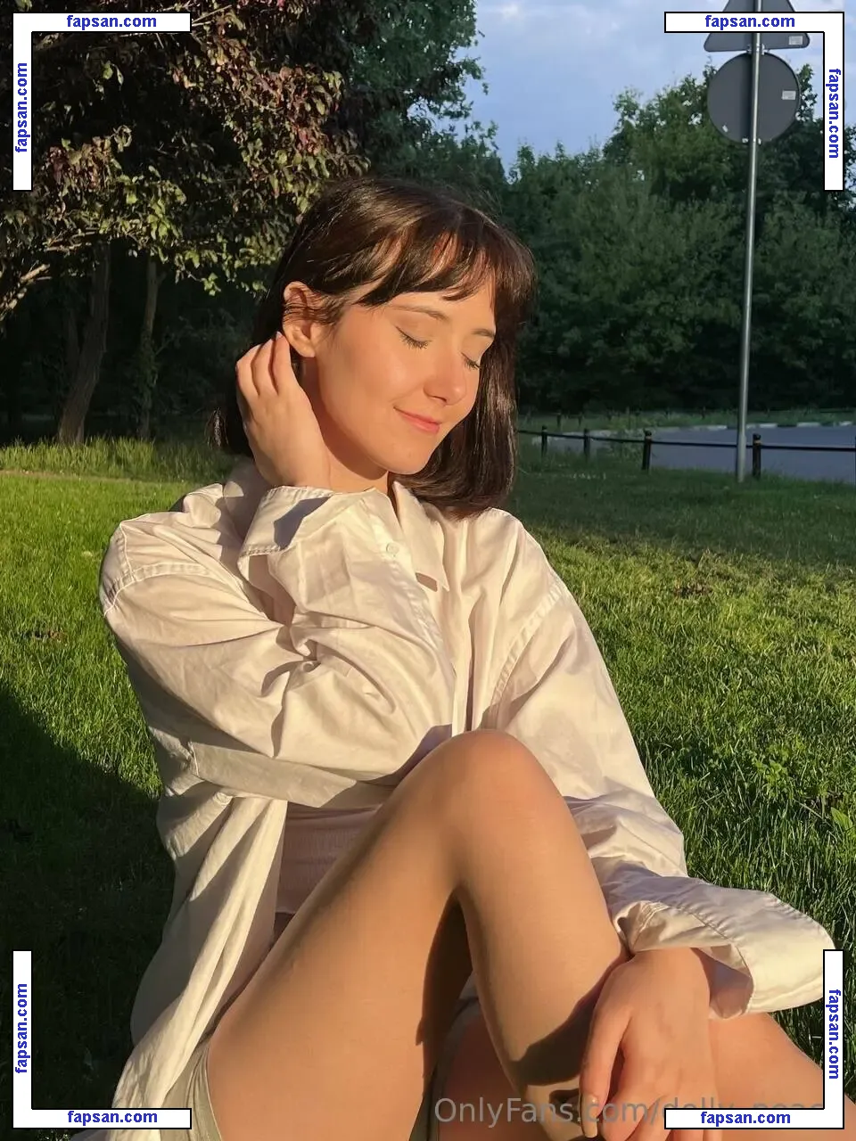 dolly_peach nude photo #0005 from OnlyFans