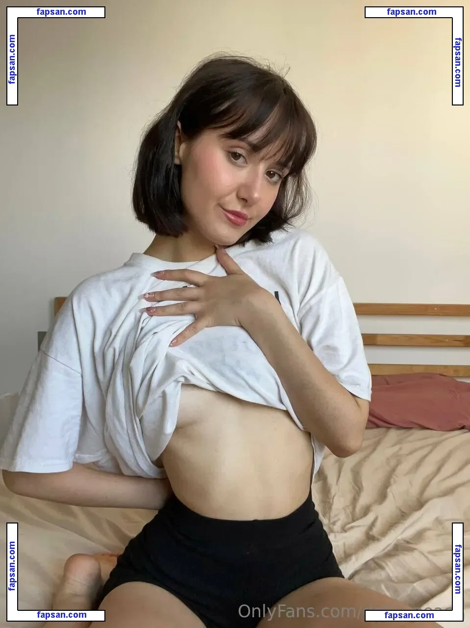 dolly_peach nude photo #0012 from OnlyFans