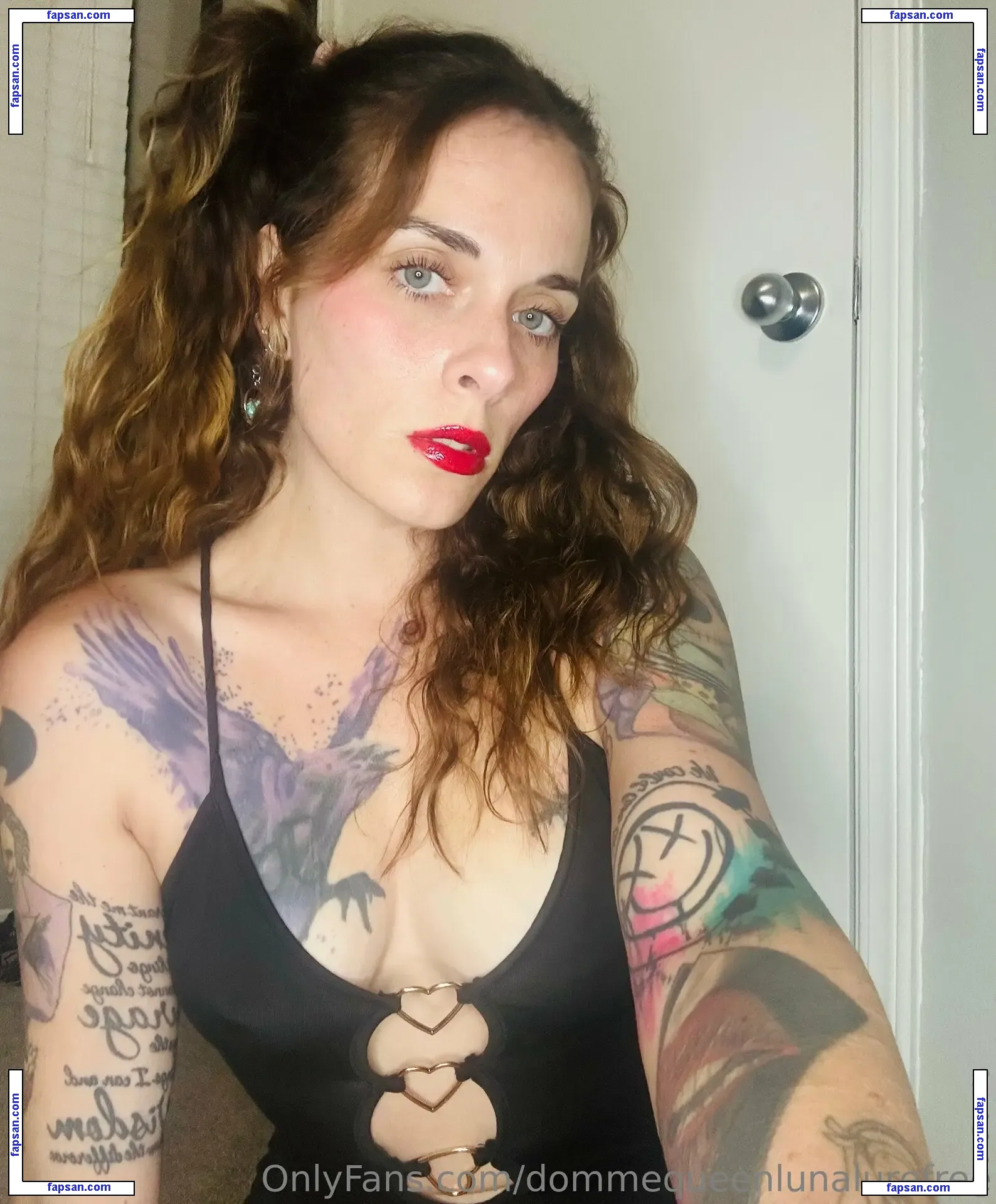 dommequeenlunalurefree nude photo #0004 from OnlyFans