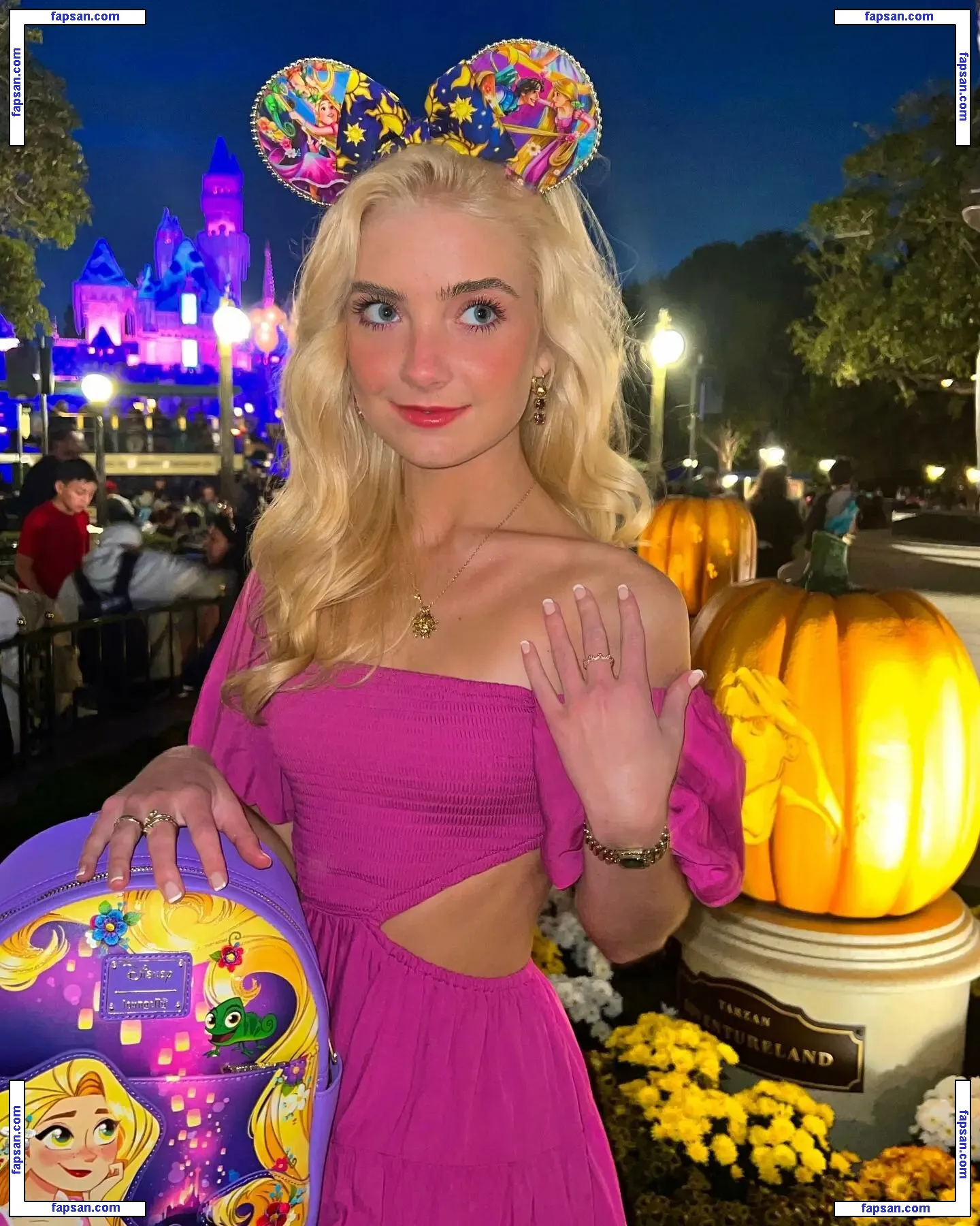 Dora Dolphin nude photo #0013 from OnlyFans