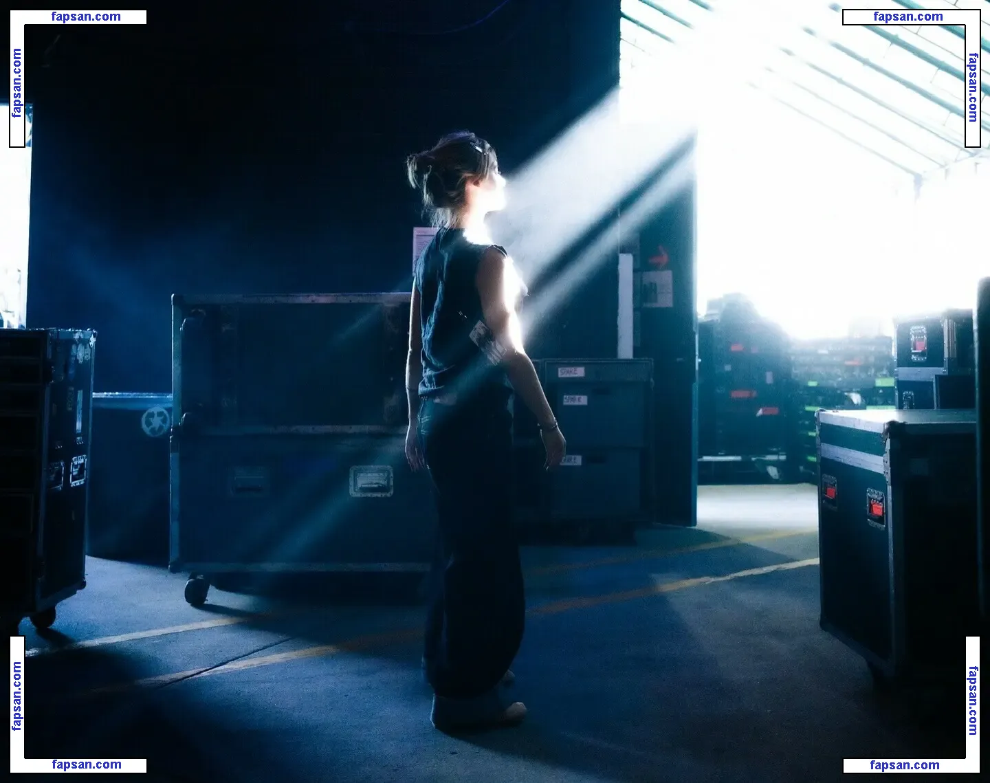 Dora Jar голая фото #0011 с Онлифанс