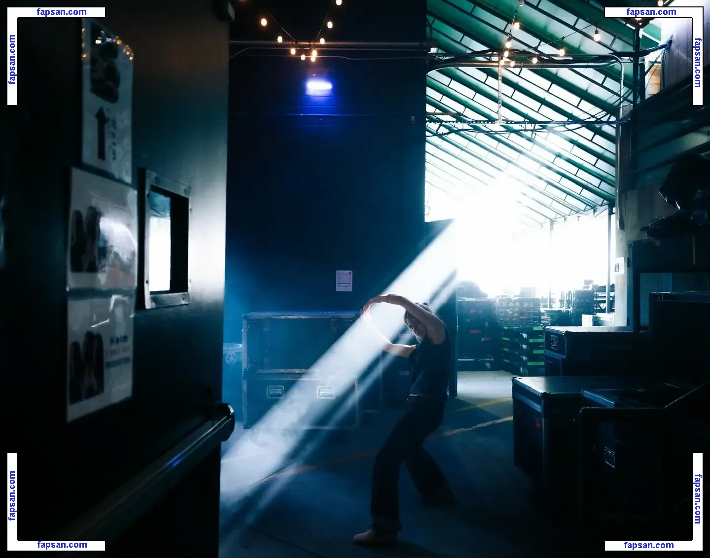 Dora Jar голая фото #0012 с Онлифанс