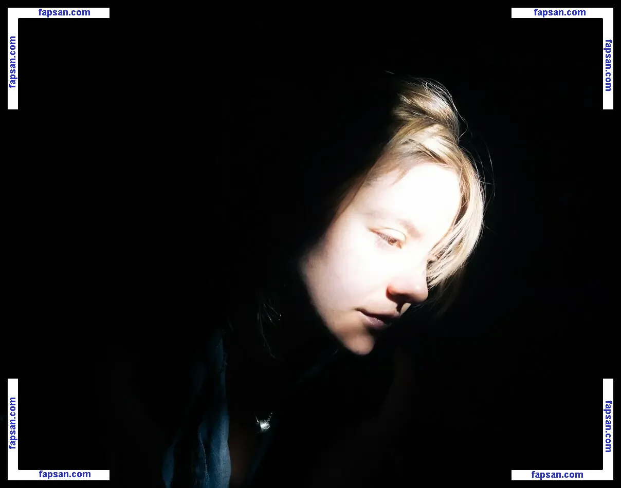 Dora Jar голая фото #0015 с Онлифанс