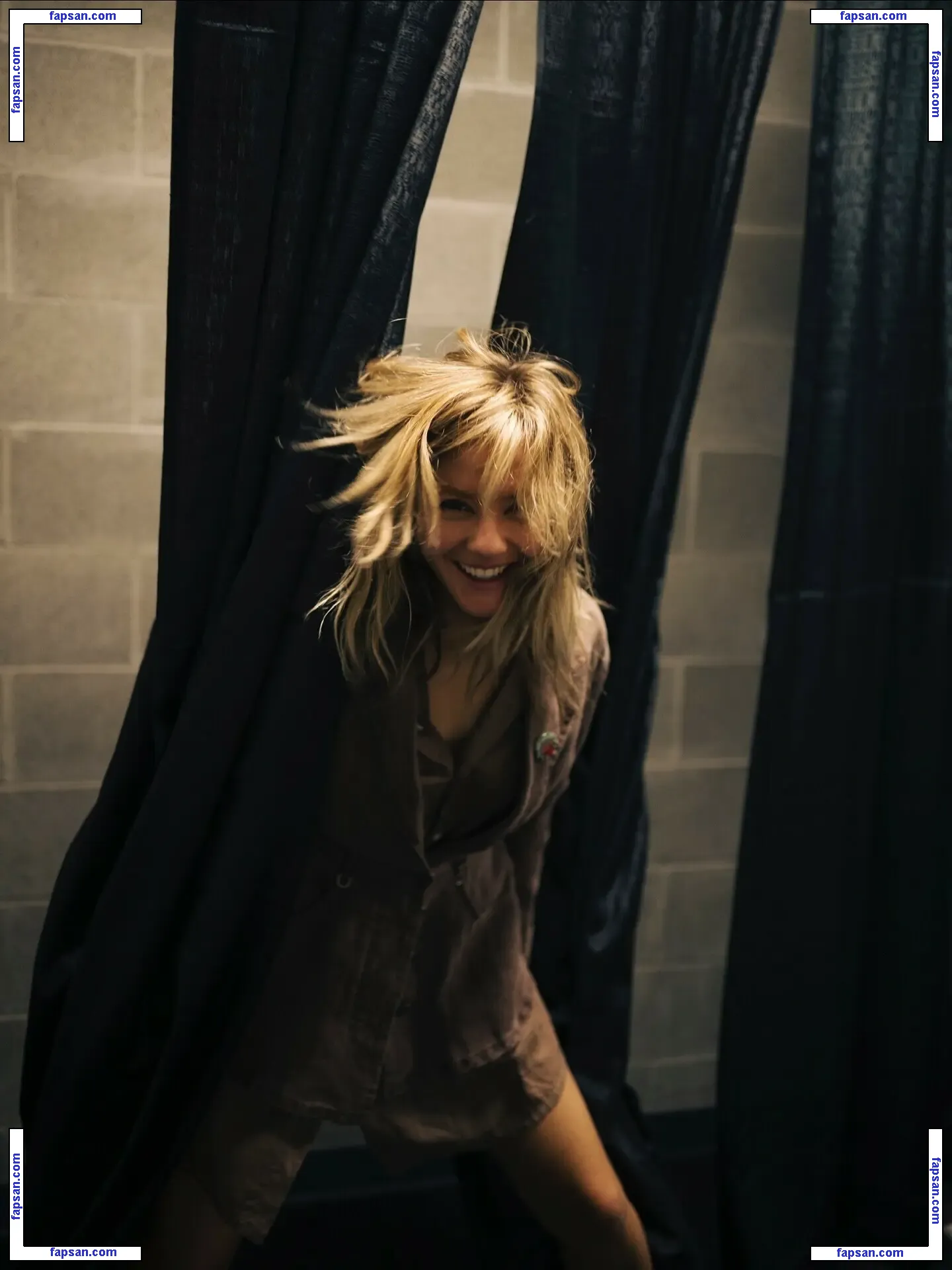 Dora Jar голая фото #0018 с Онлифанс