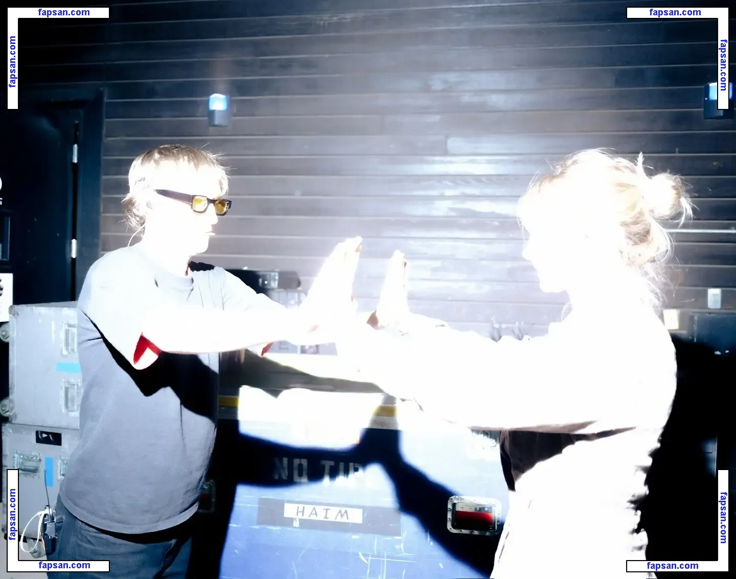 Dora Jar голая фото #0021 с Онлифанс