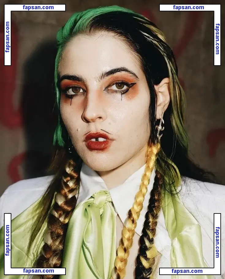 Dorian Electra голая фото #0003 с Онлифанс