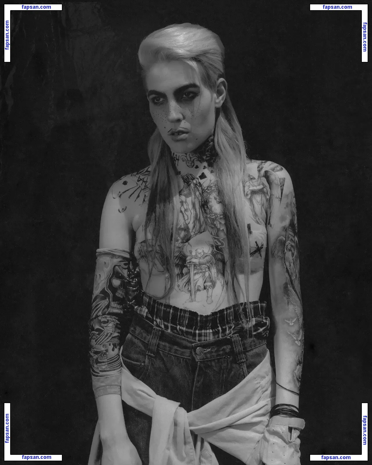 Dorian Electra голая фото #0005 с Онлифанс