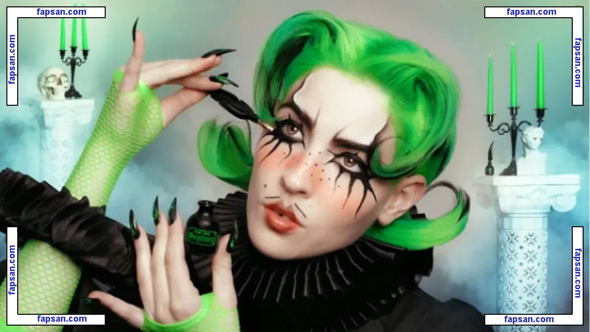 Dorian Electra голая фото #0008 с Онлифанс