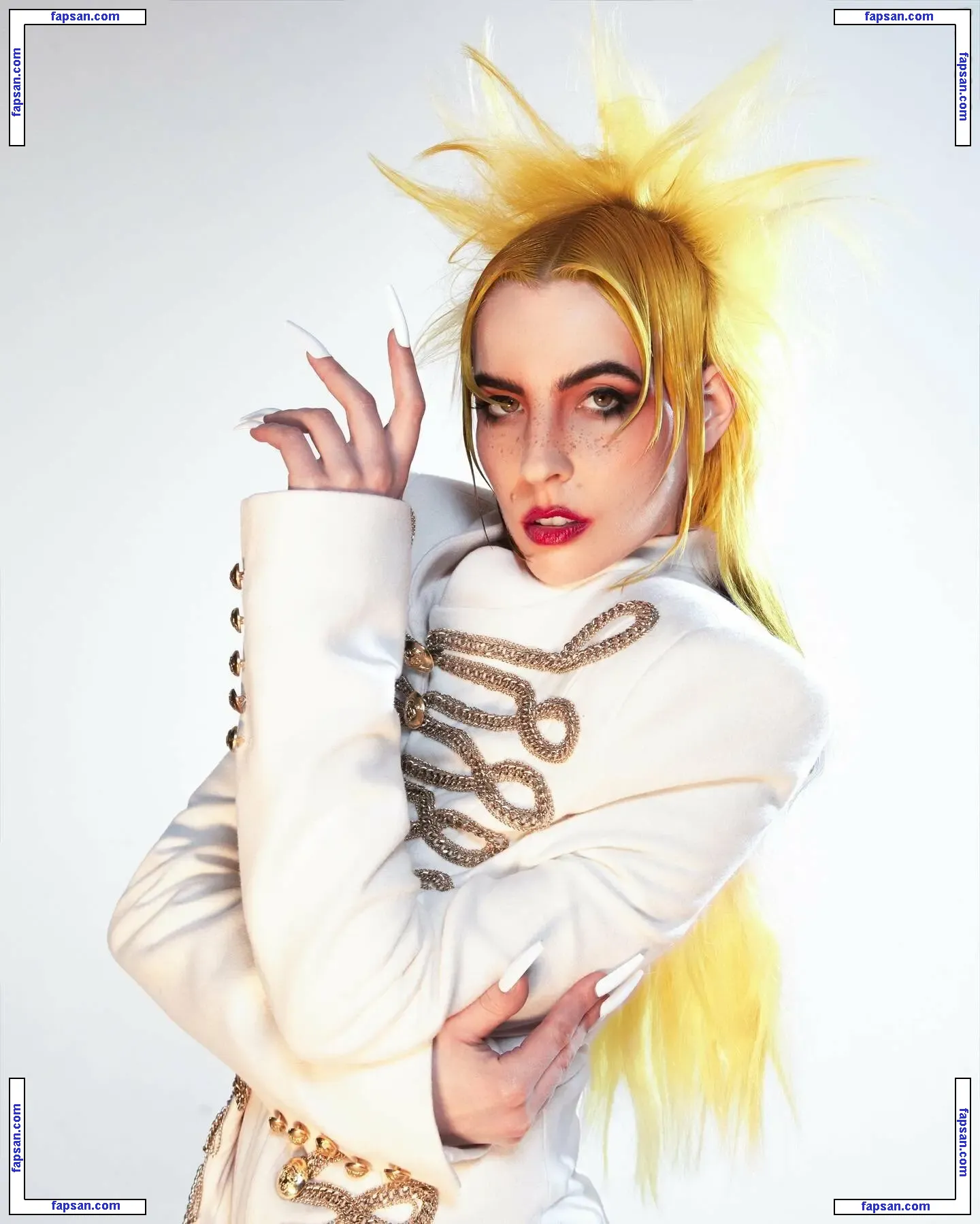 Dorian Electra голая фото #0019 с Онлифанс