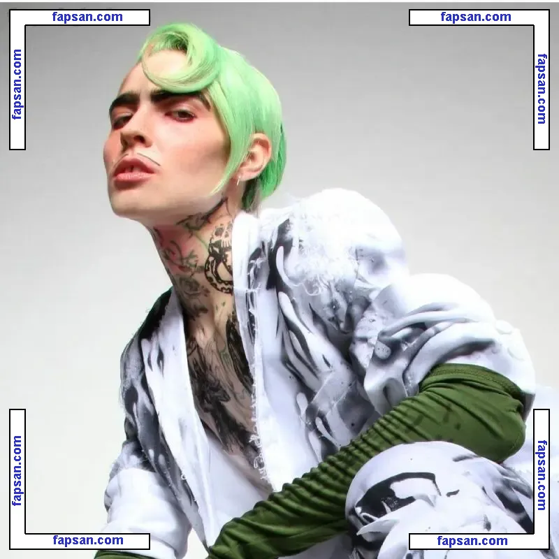 Dorian Electra голая фото #0023 с Онлифанс