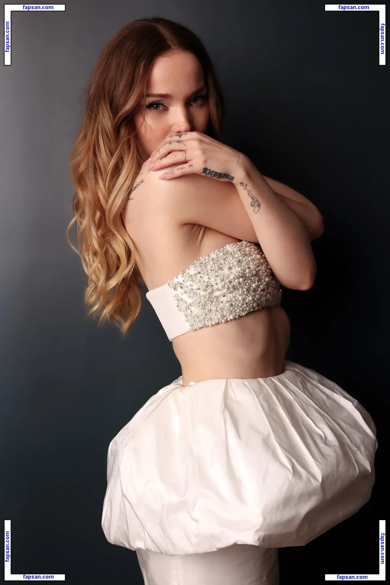 Dove Cameron nude photo #2307 from OnlyFans