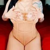 dovehub nude #0002
