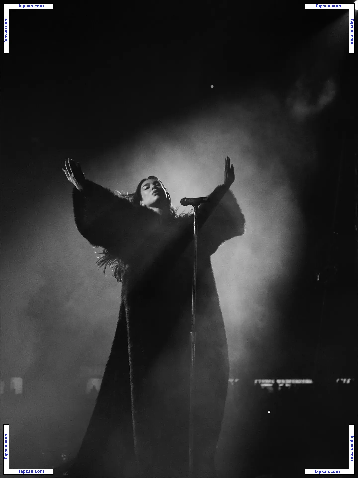 Dua Lipa голая фото #9632 с Онлифанс