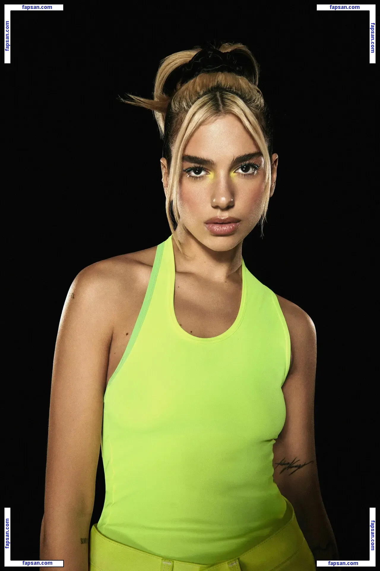 Dua Lipa nude photo #5954 from OnlyFans