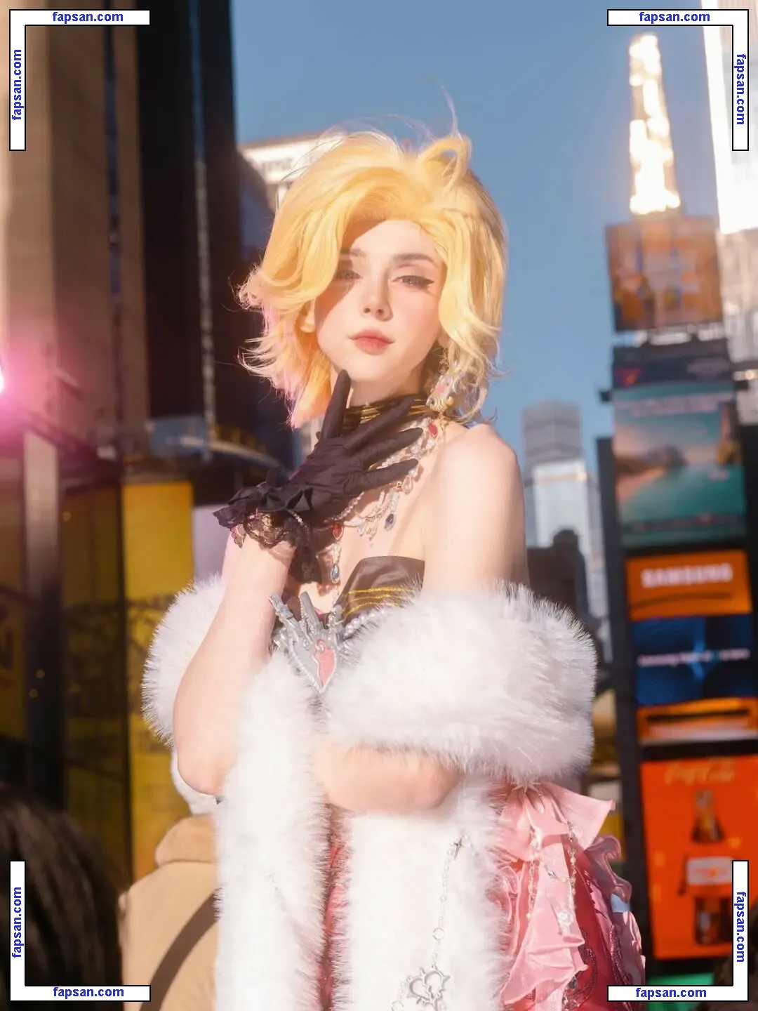 Duckie.Cos голая фото #0160 с Онлифанс