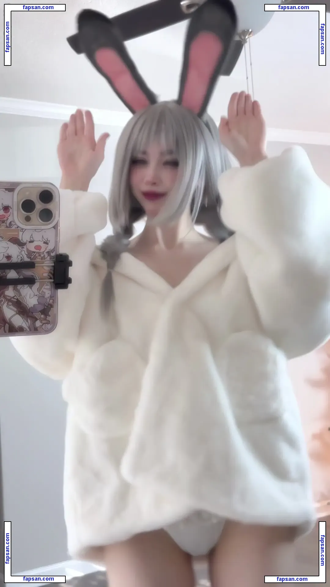 Duckie.Cos голая фото #0162 с Онлифанс