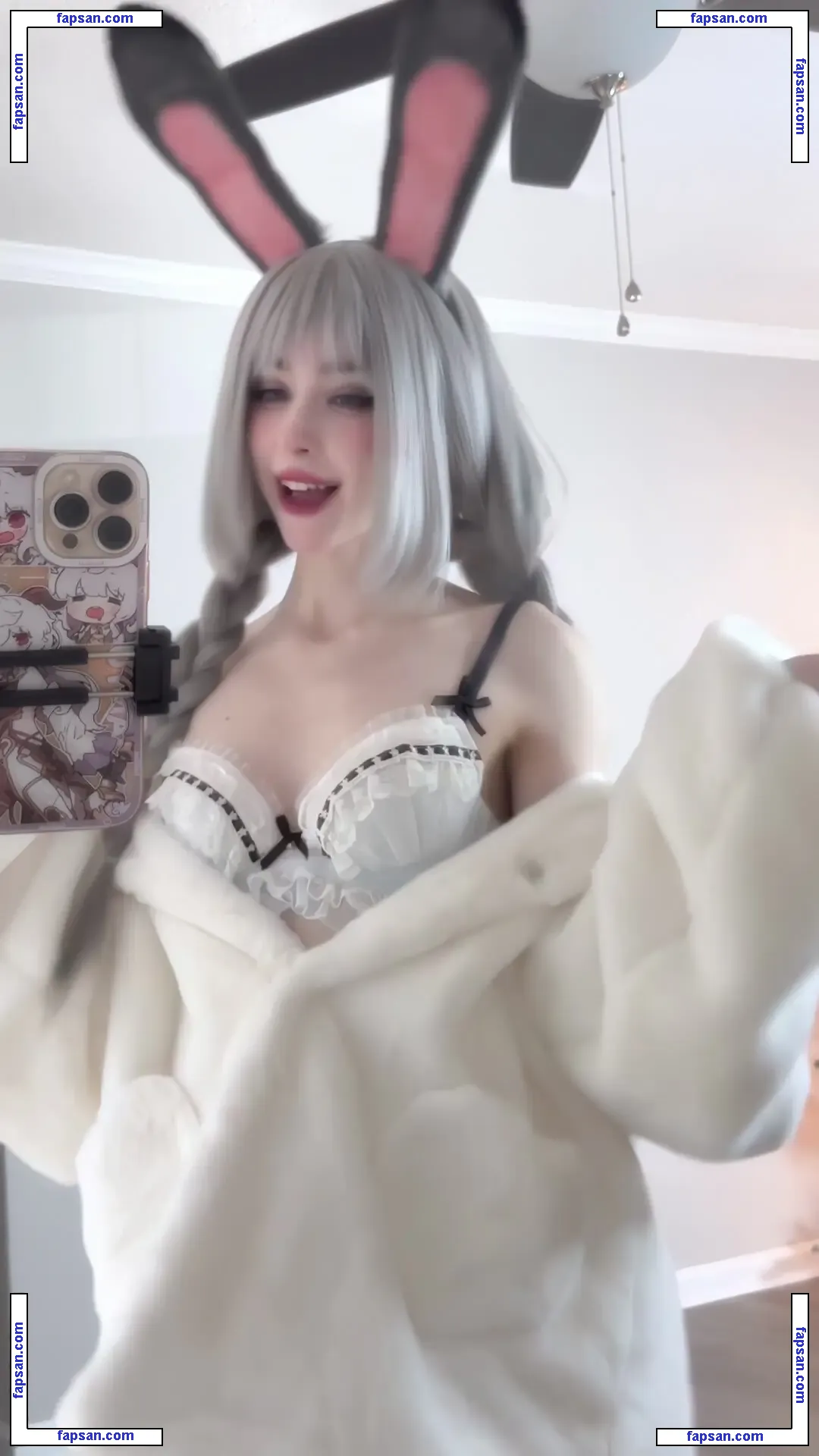 Duckie.Cos голая фото #0163 с Онлифанс