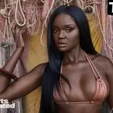 Duckie Thot nude #0031