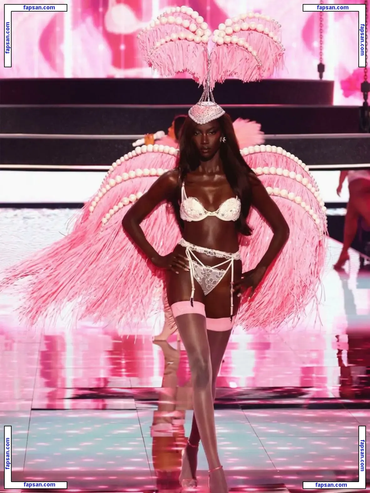 dulcemoonvip nude photo #0203 from OnlyFans