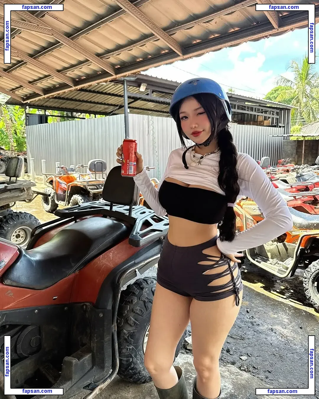 Duyenn Hipp nude photo #0432 from OnlyFans