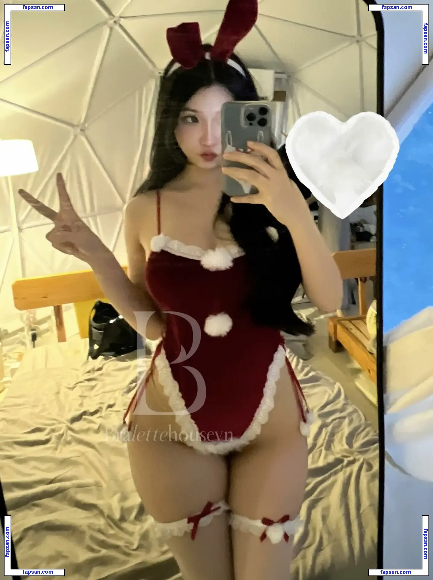 Duyenn Hipp nude photo #0515 from OnlyFans