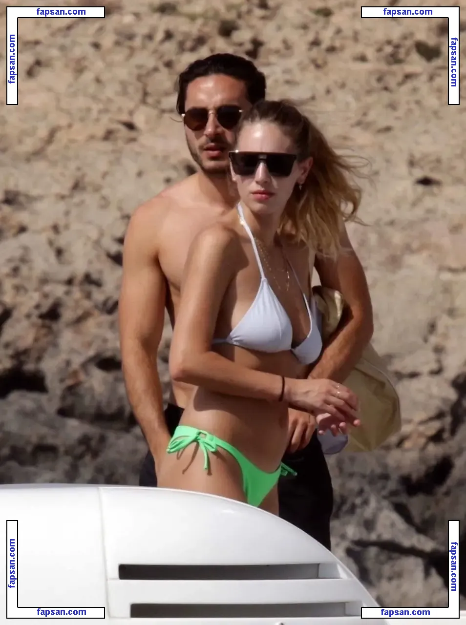 Dylan Penn nude photo #0087 from OnlyFans