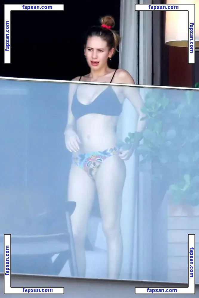 Dylan Penn nude photo #0149 from OnlyFans