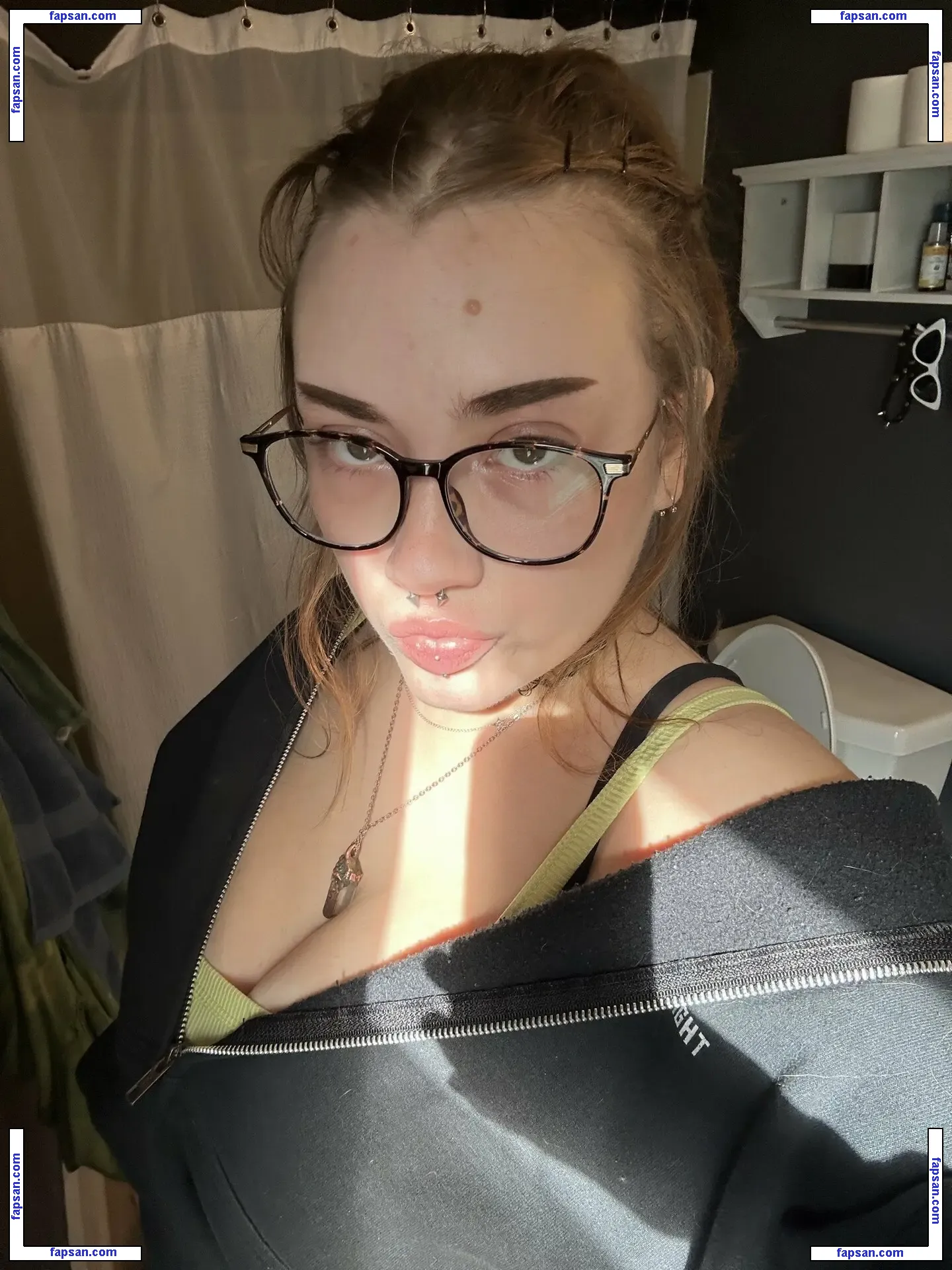 earth2mck nude photo #0014 from OnlyFans