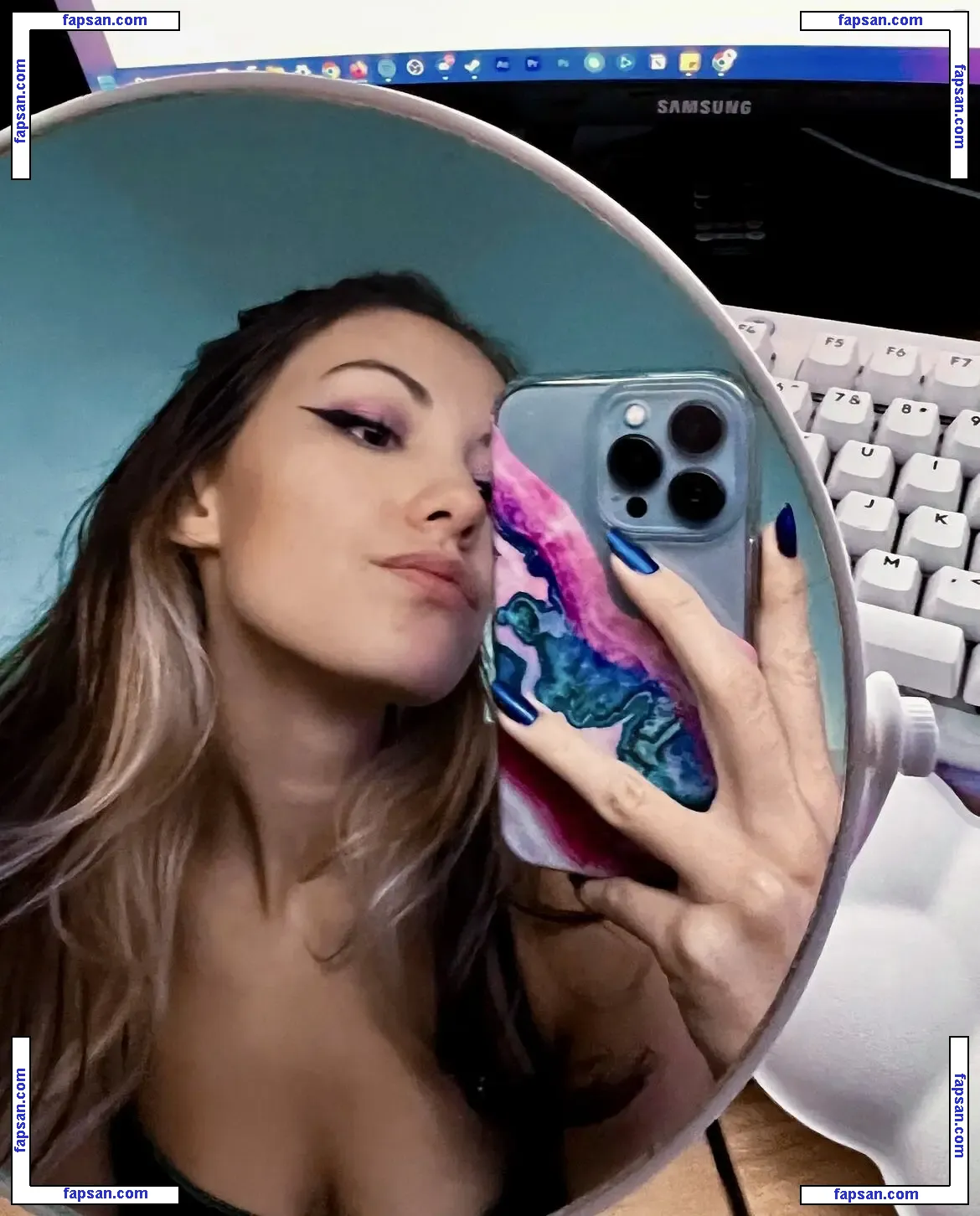 Echochlo голая фото #0004 с Онлифанс