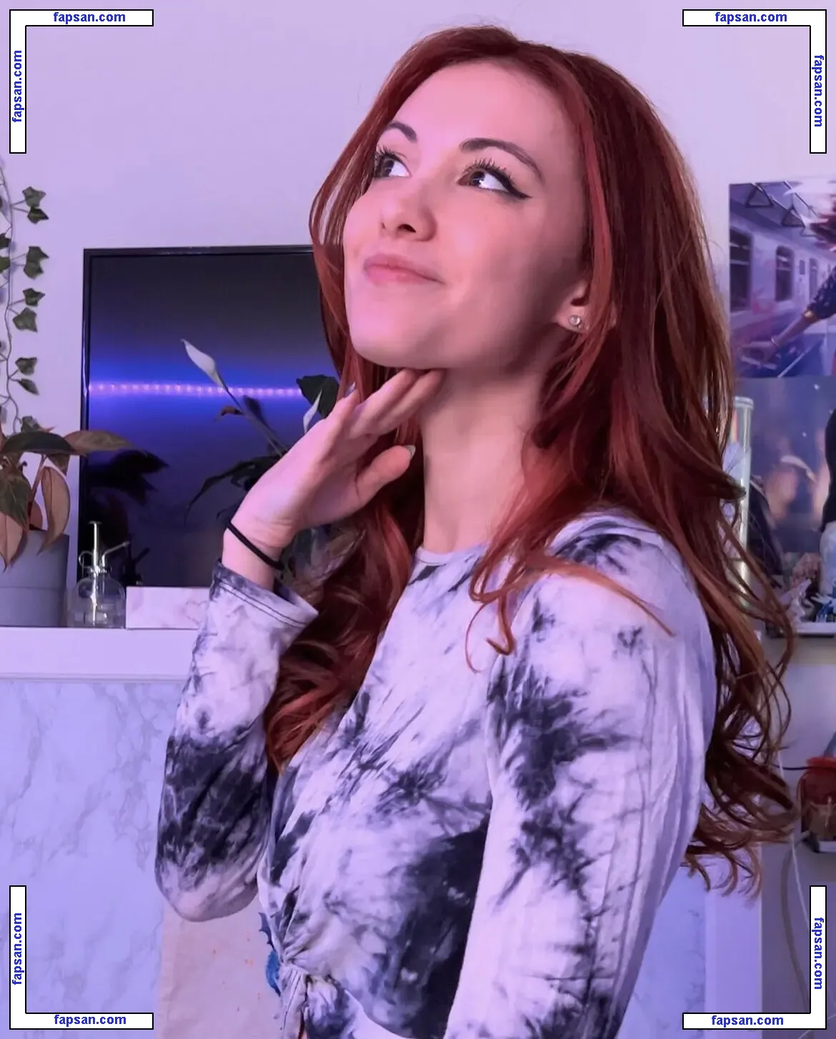 Echochlo голая фото #0019 с Онлифанс