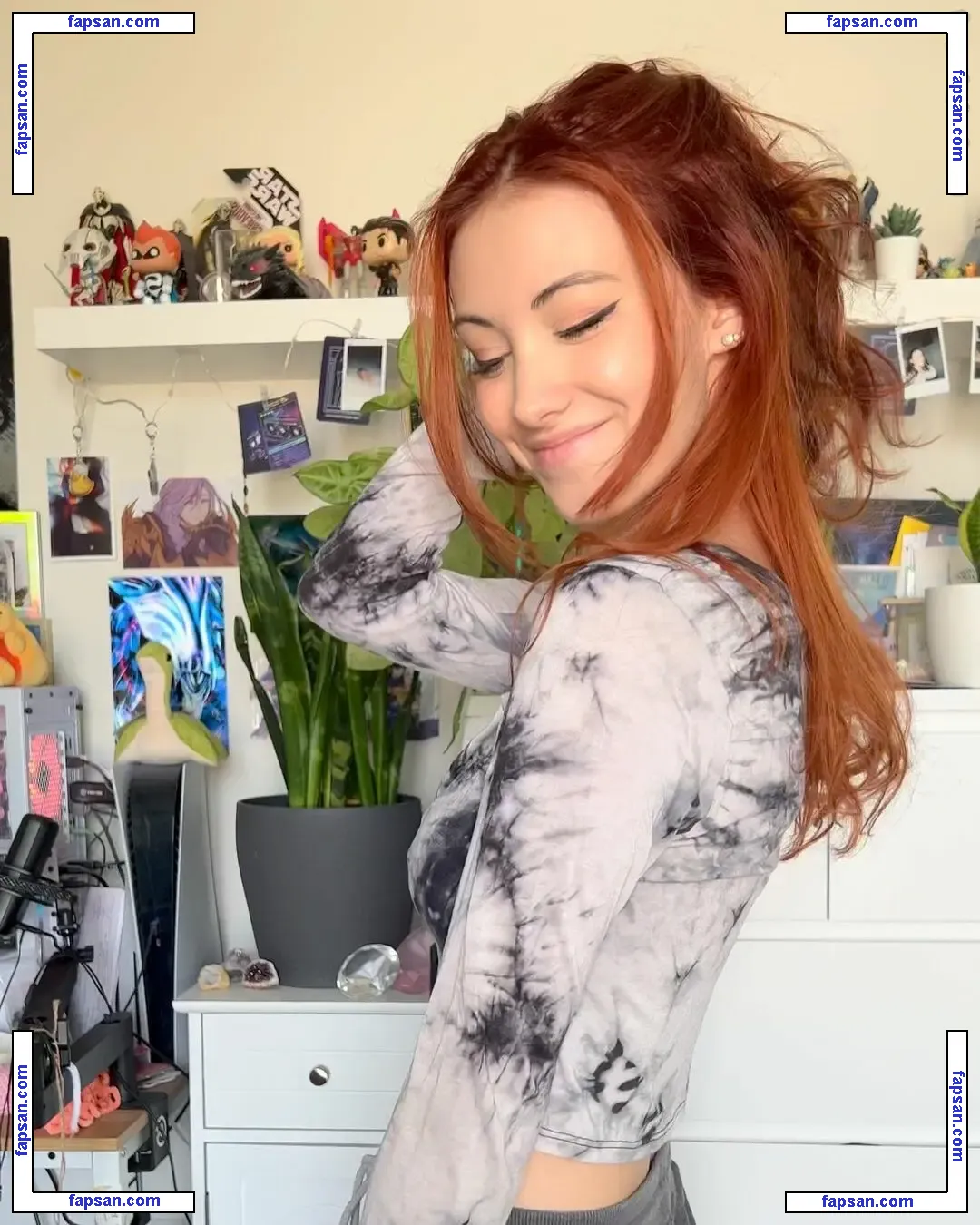 Echochlo голая фото #0027 с Онлифанс