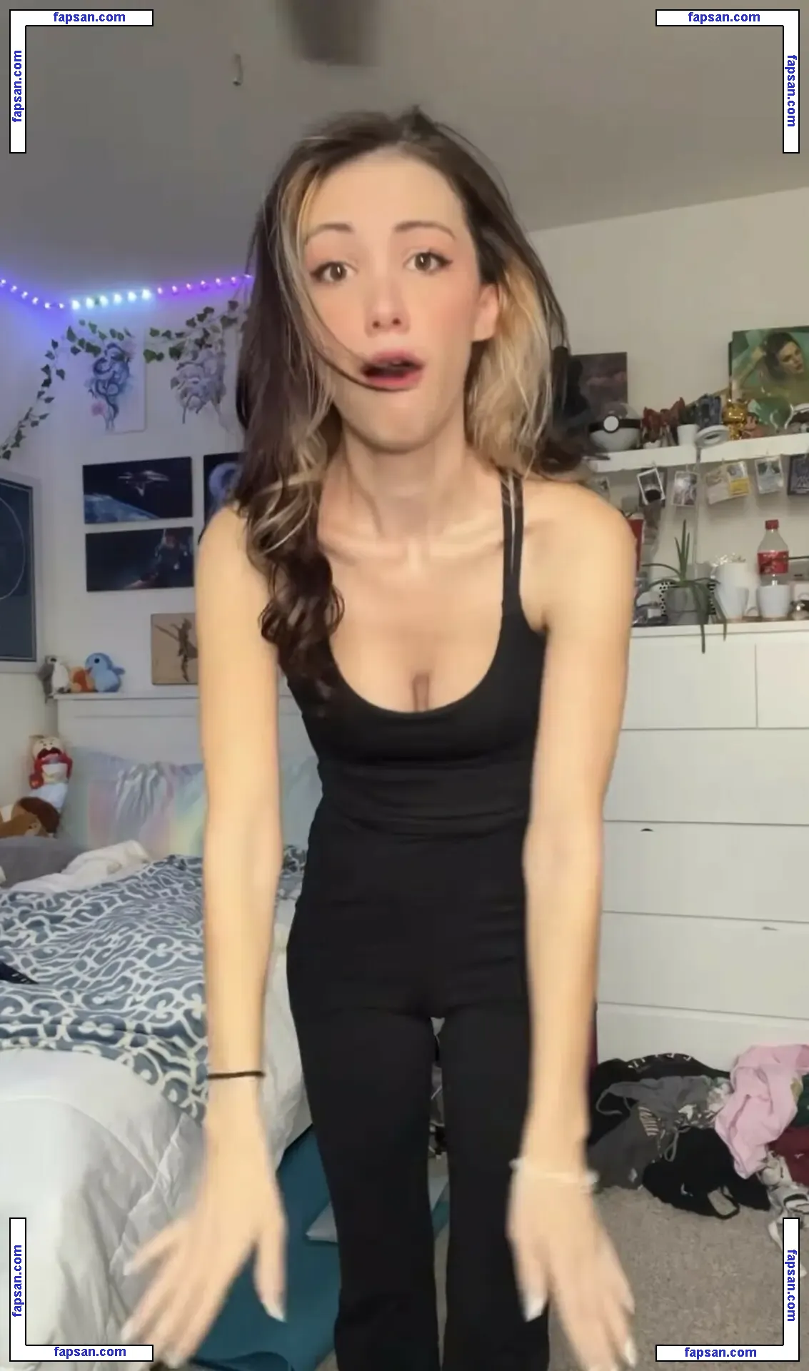 Echochlo голая фото #0055 с Онлифанс