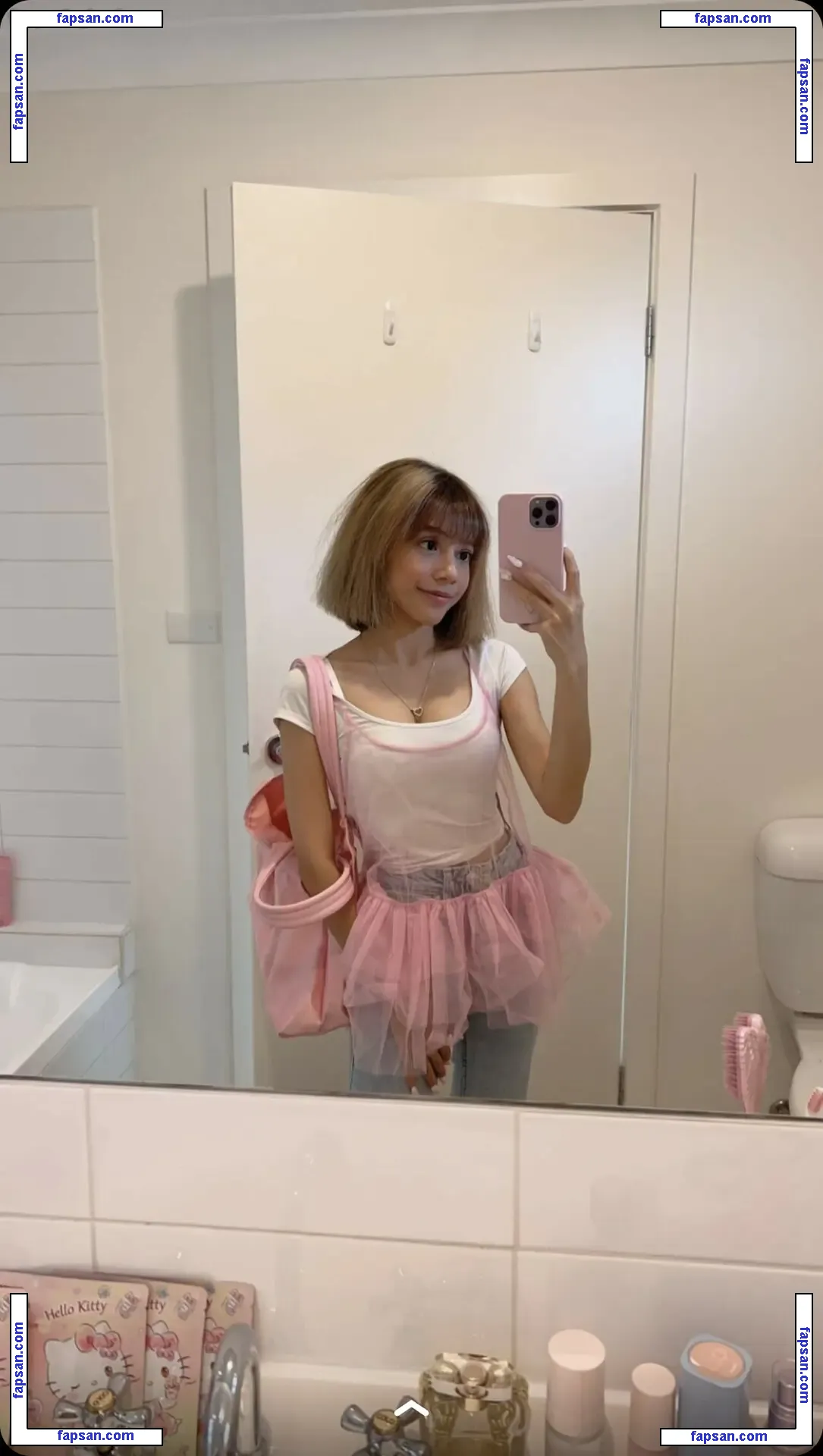 Eeeveenara nude photo #0009 from OnlyFans
