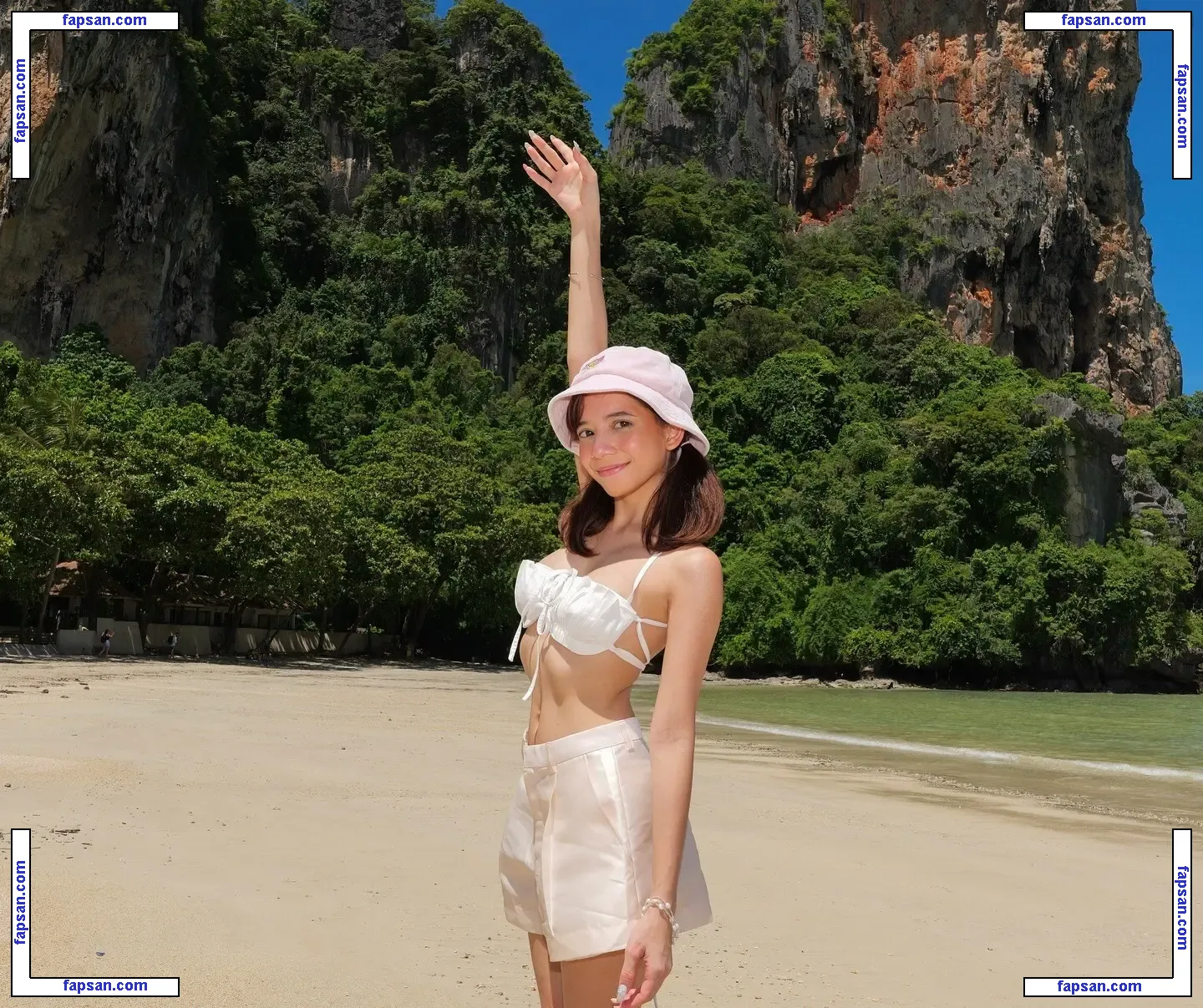 Eeeveenara nude photo #0265 from OnlyFans