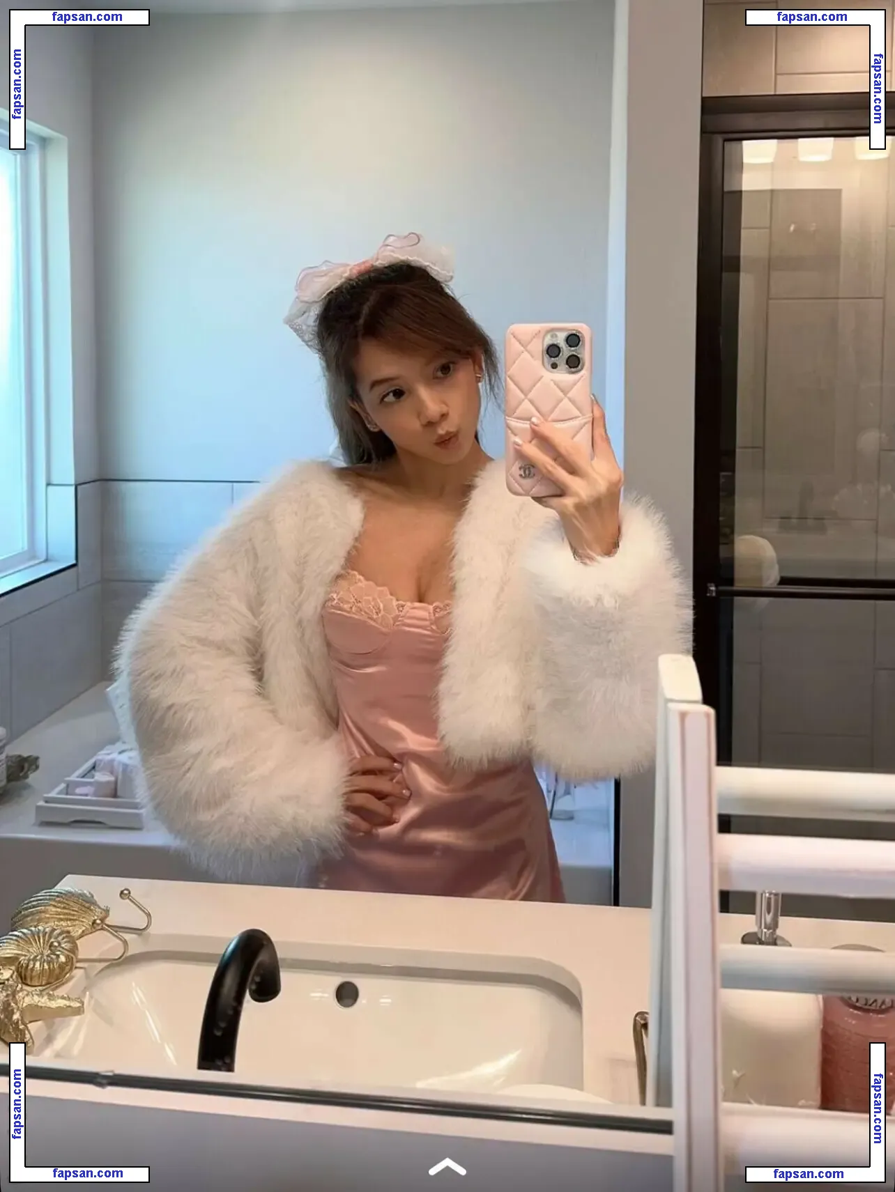 Eeeveenara nude photo #0286 from OnlyFans