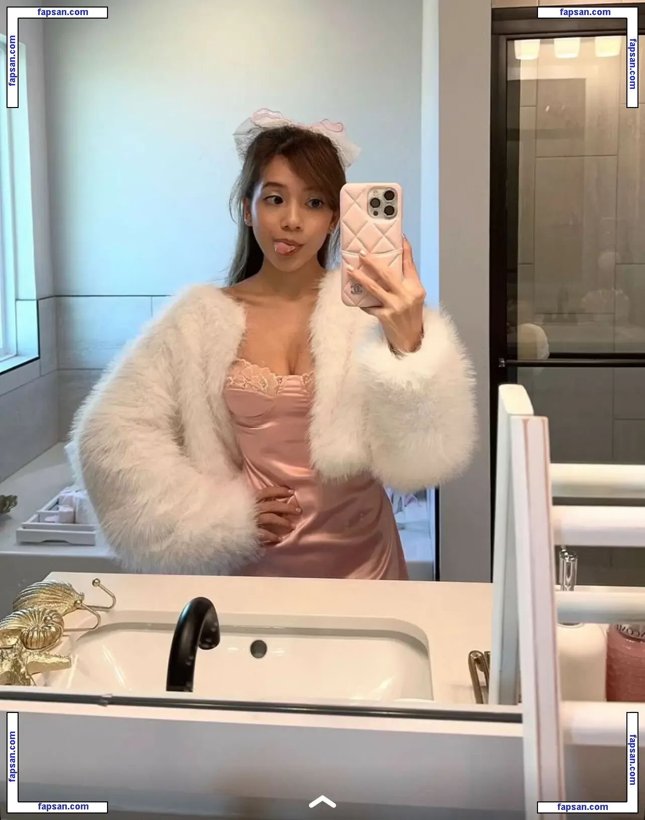 Eeeveenara nude photo #0288 from OnlyFans