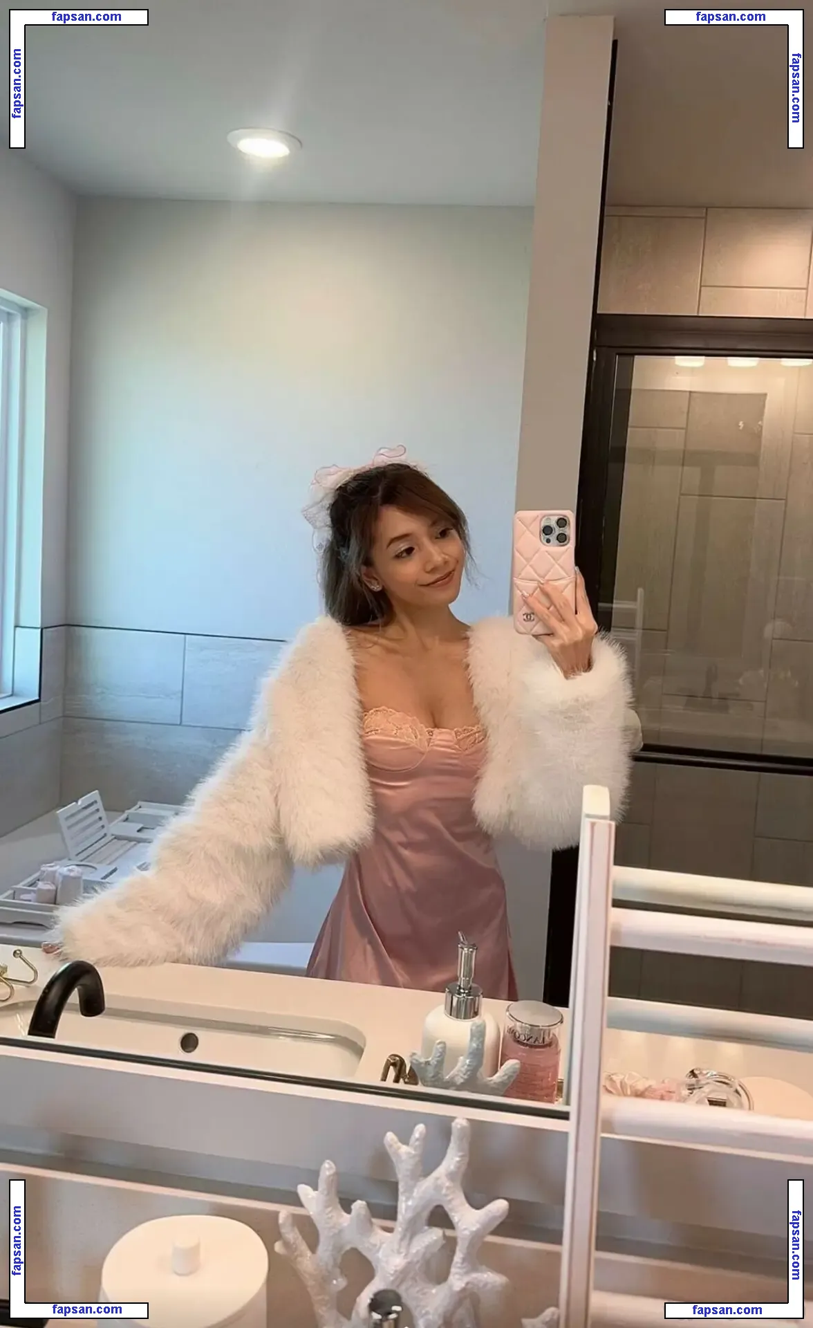 Eeeveenara nude photo #0289 from OnlyFans