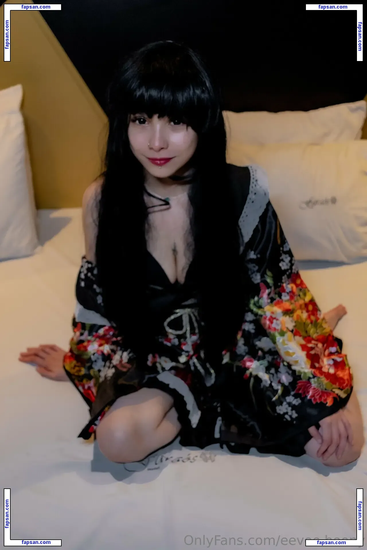 eevee.boony nude photo #0002 from OnlyFans