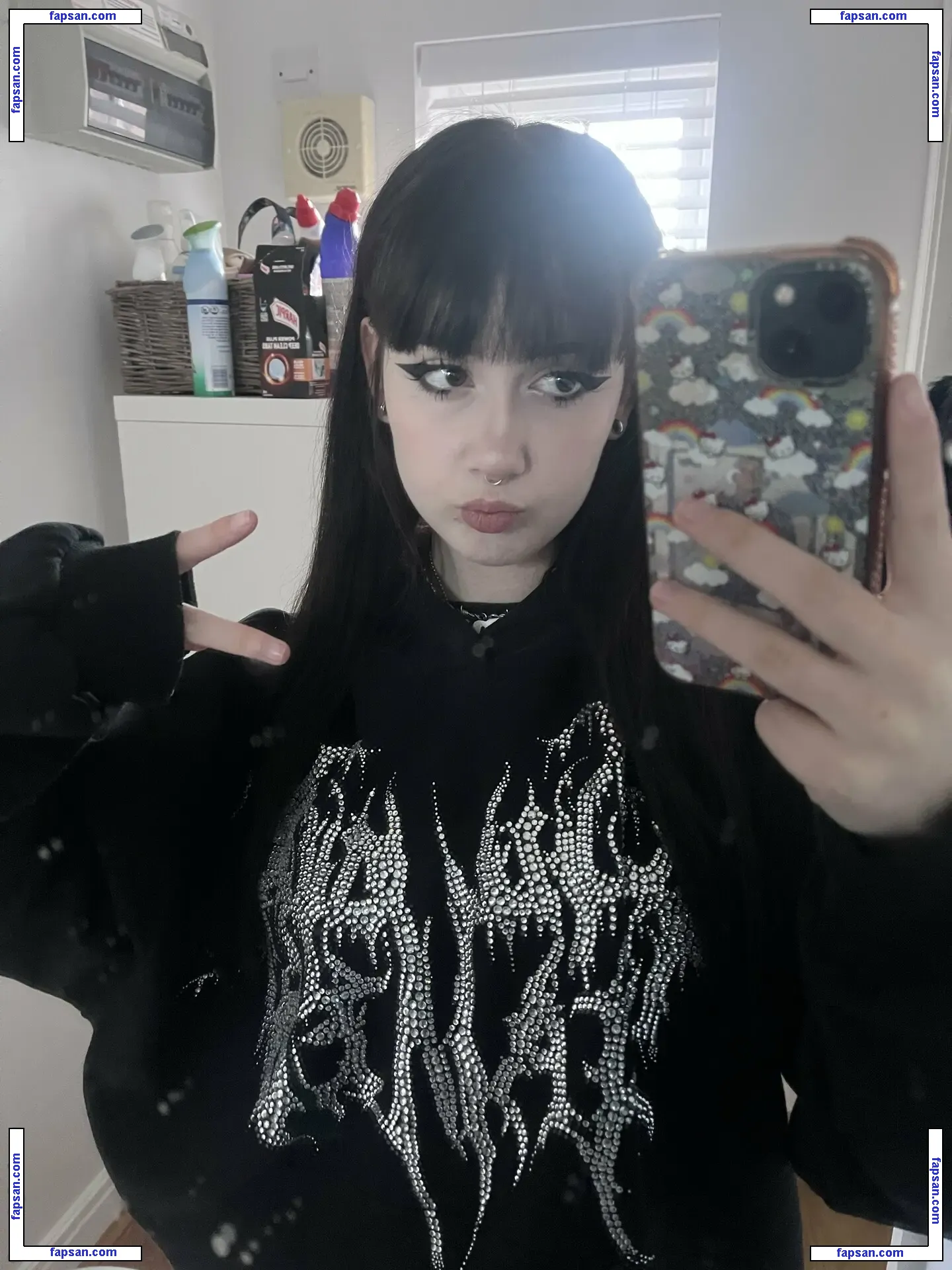 EFCevie голая фото #0008 с Онлифанс