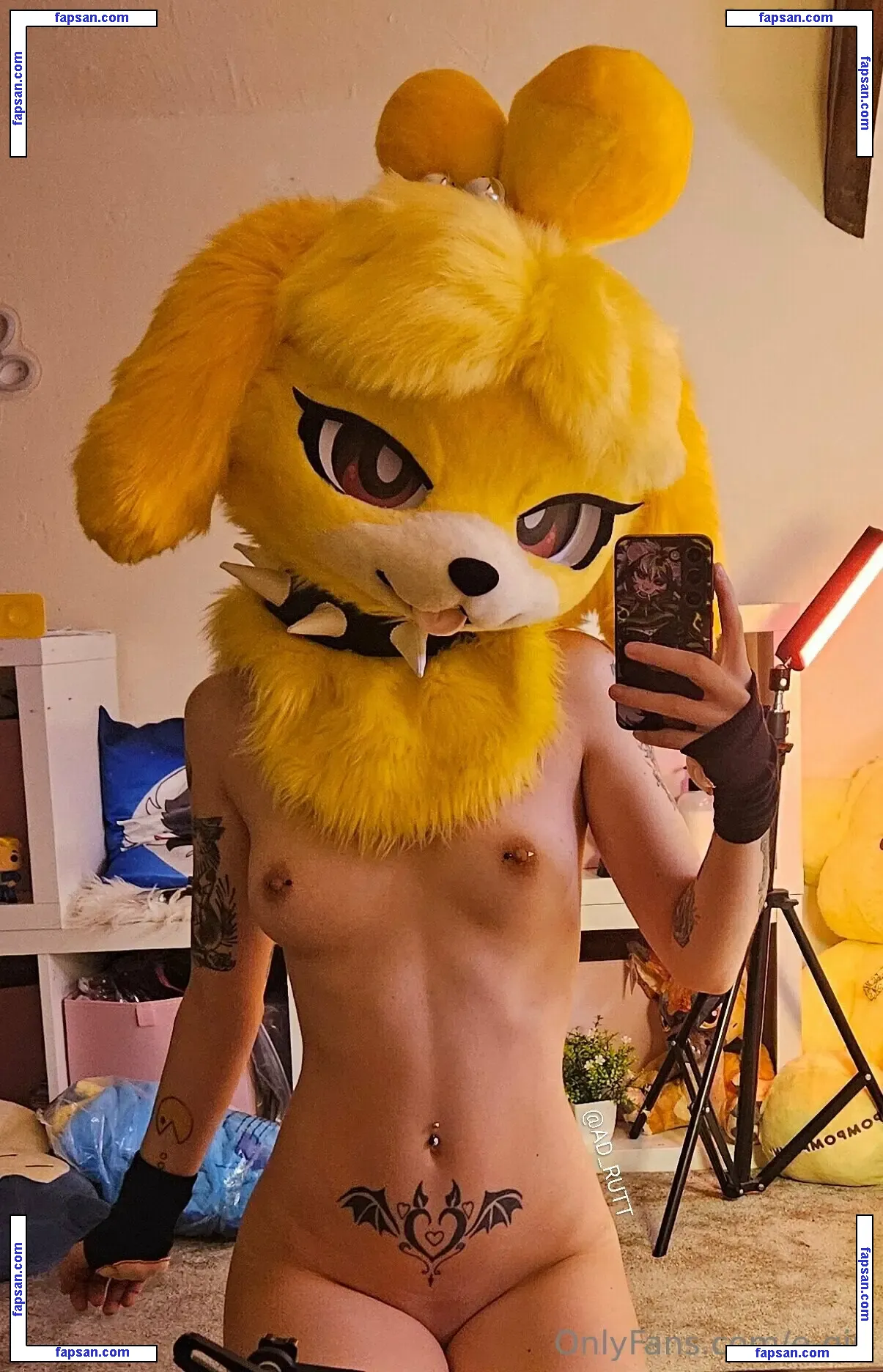 e-girl голая фото #0004 с Онлифанс