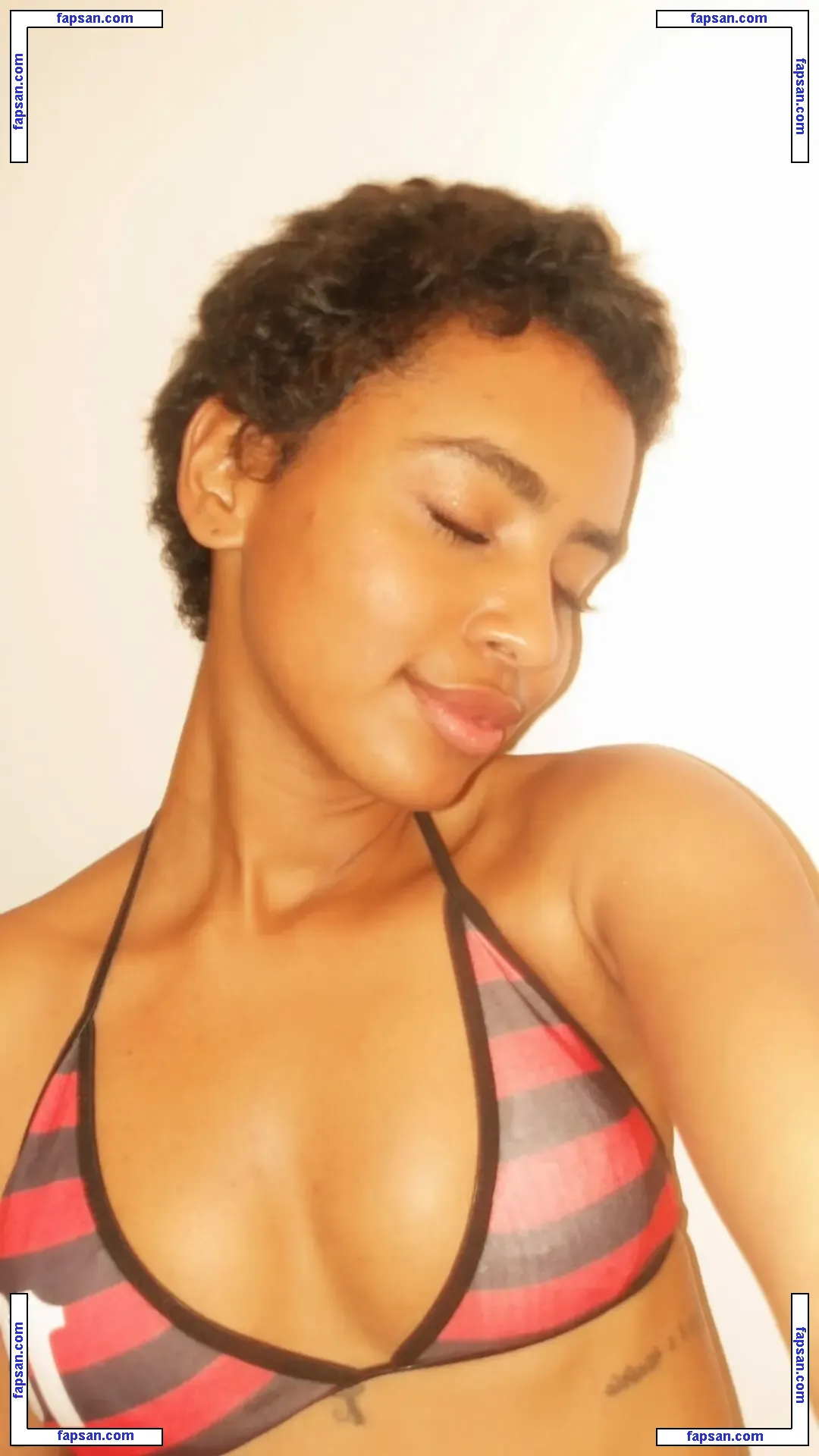 ehagabz nude photo #0010 from OnlyFans