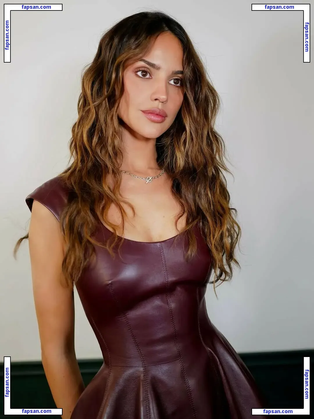 Eiza González голая фото #5006 с Онлифанс