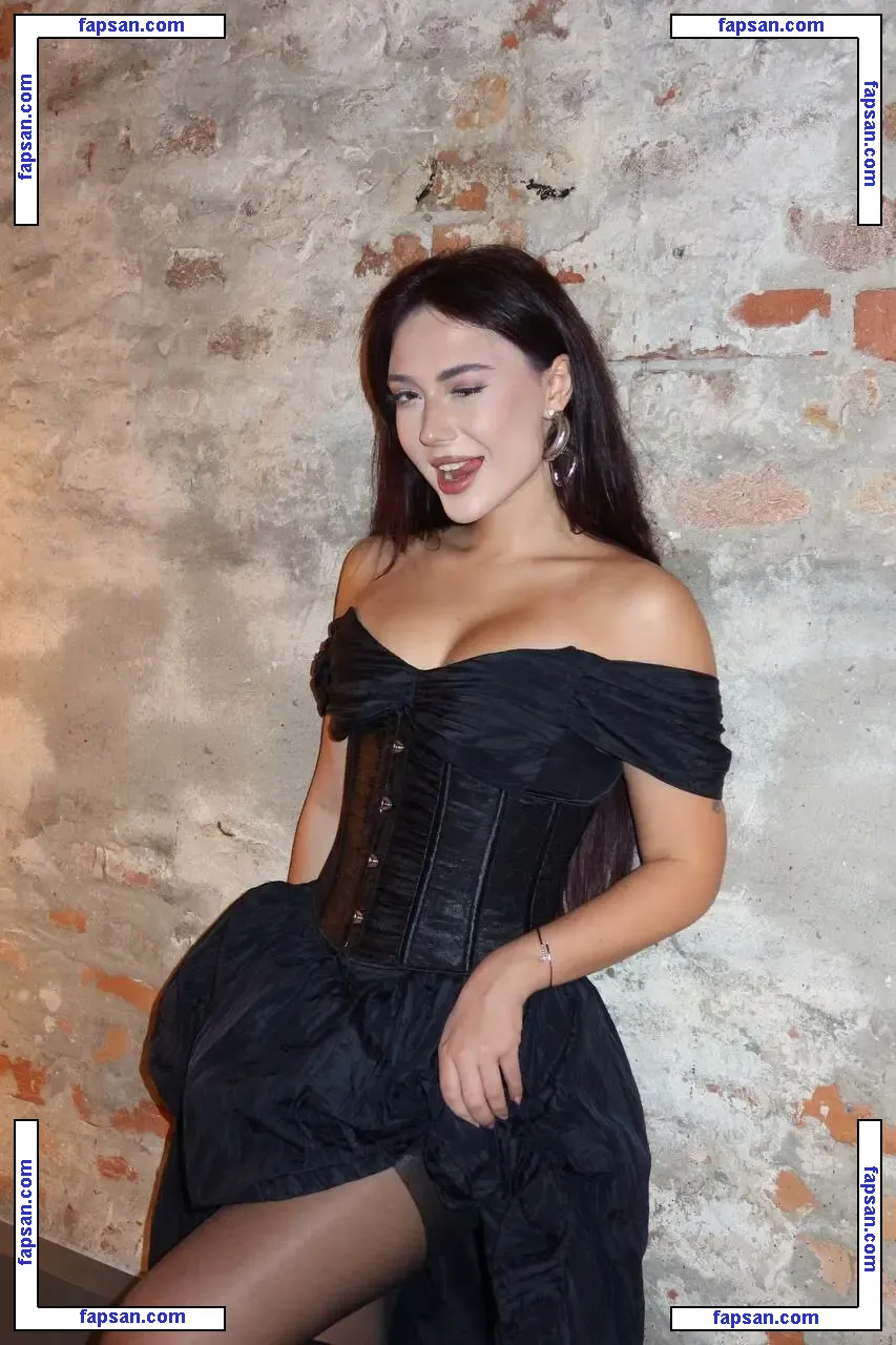 ekatze007 nude photo #0047 from OnlyFans