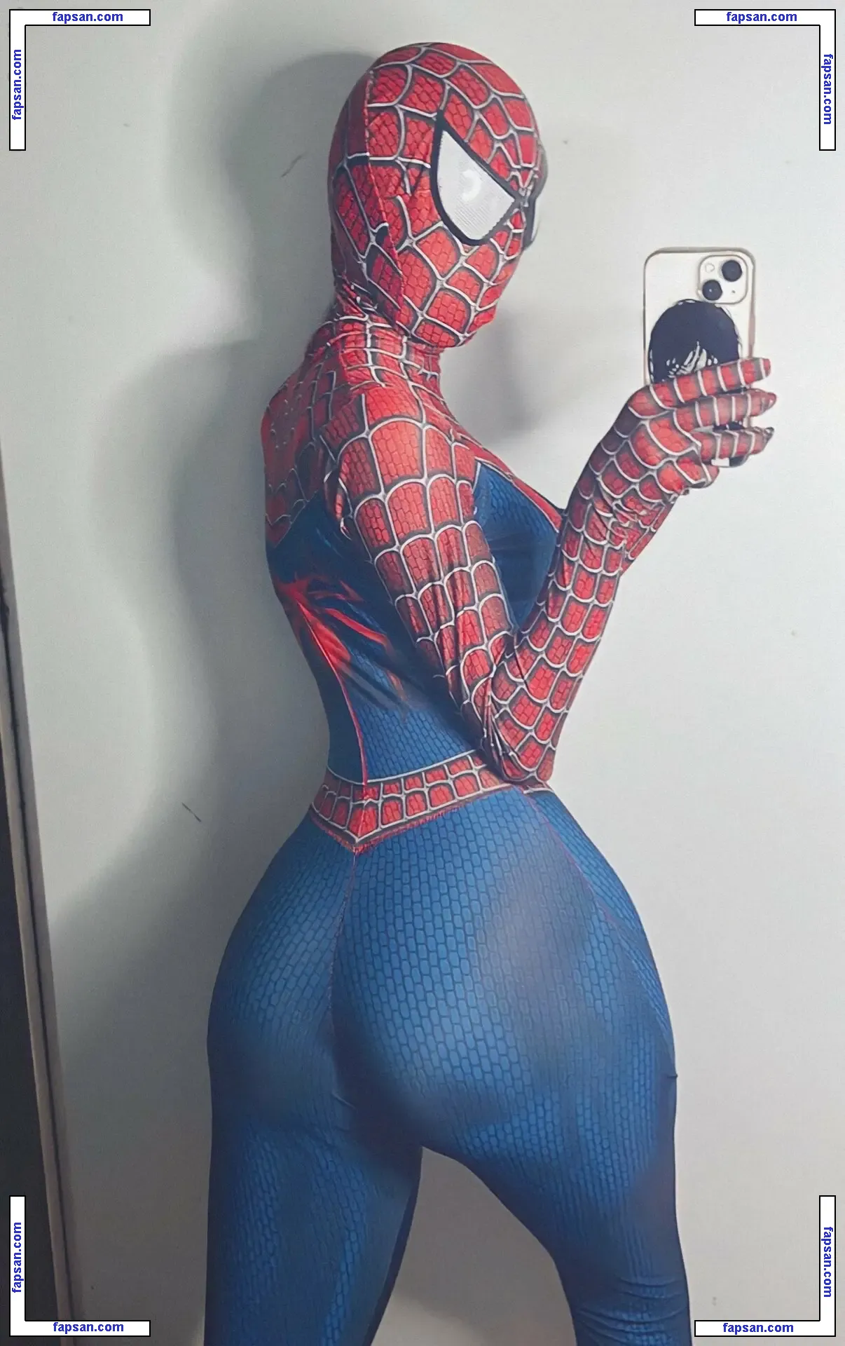 Elain3uwu nude photo #0010 from OnlyFans